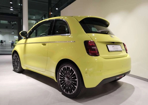 Fiat 500 cena 163700 przebieg: 5, rok produkcji 2023 z Mrągowo małe 154